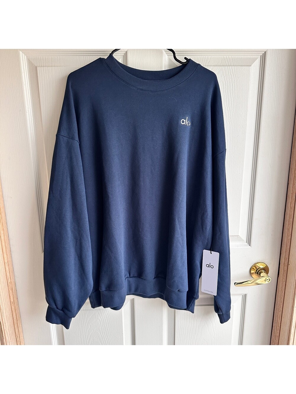 Alo Yoga Accolade Crew Neck Pullover Sweatshirt in Navy, Size L NWT